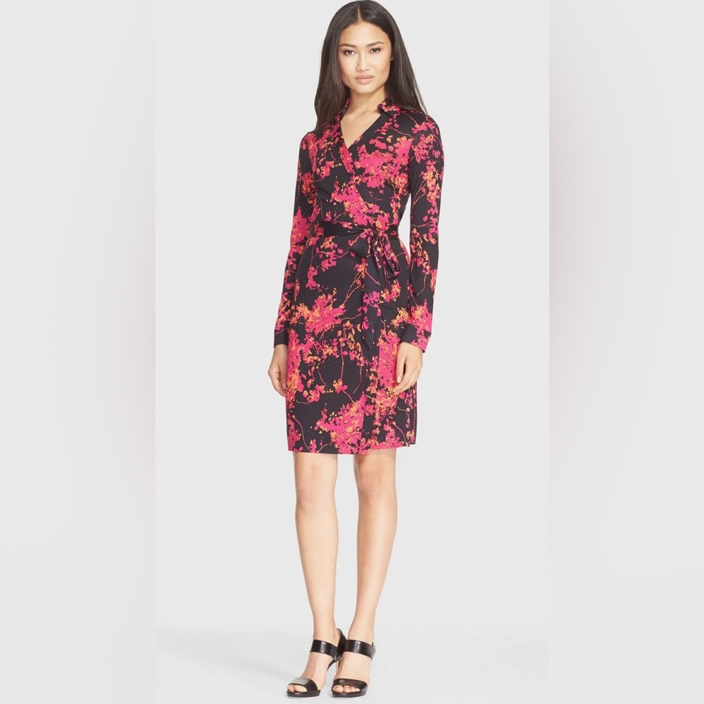 - DIANE VON FURSTENBERG Jeanne wrap dress